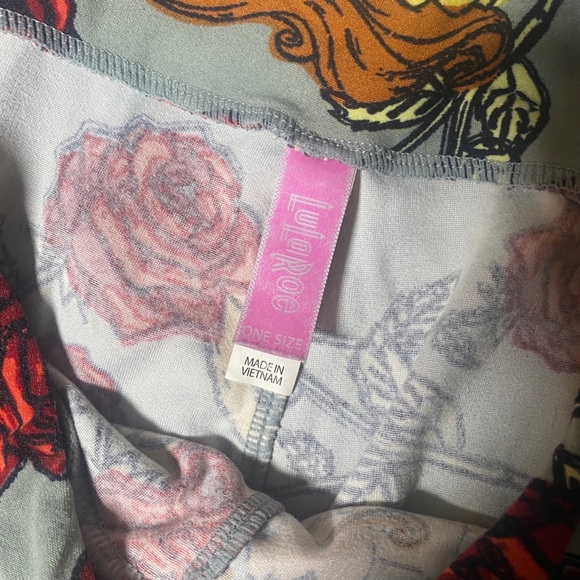 - LuLaRoe Disney Beauty and the Beast Belle Rose Leggings Size O/S - Picture 2 of 3